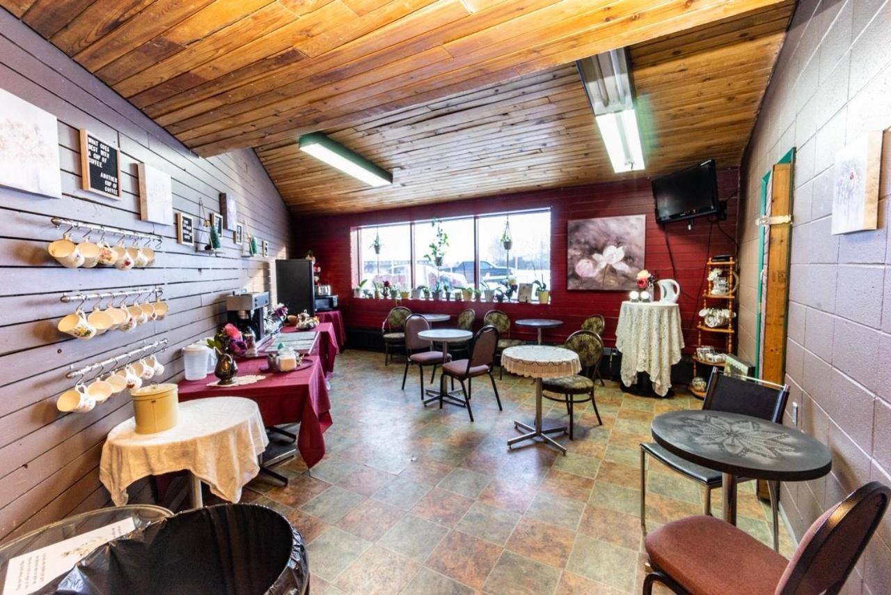 Vegreville Garden Inn Dış mekan fotoğraf