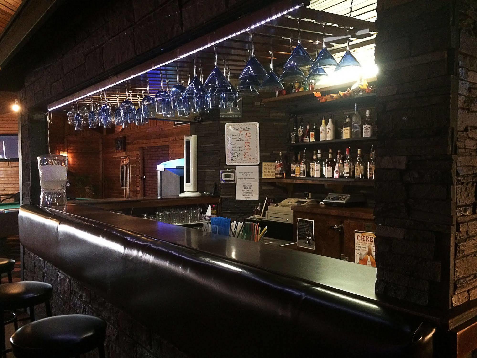 Vegreville Garden Inn Dış mekan fotoğraf