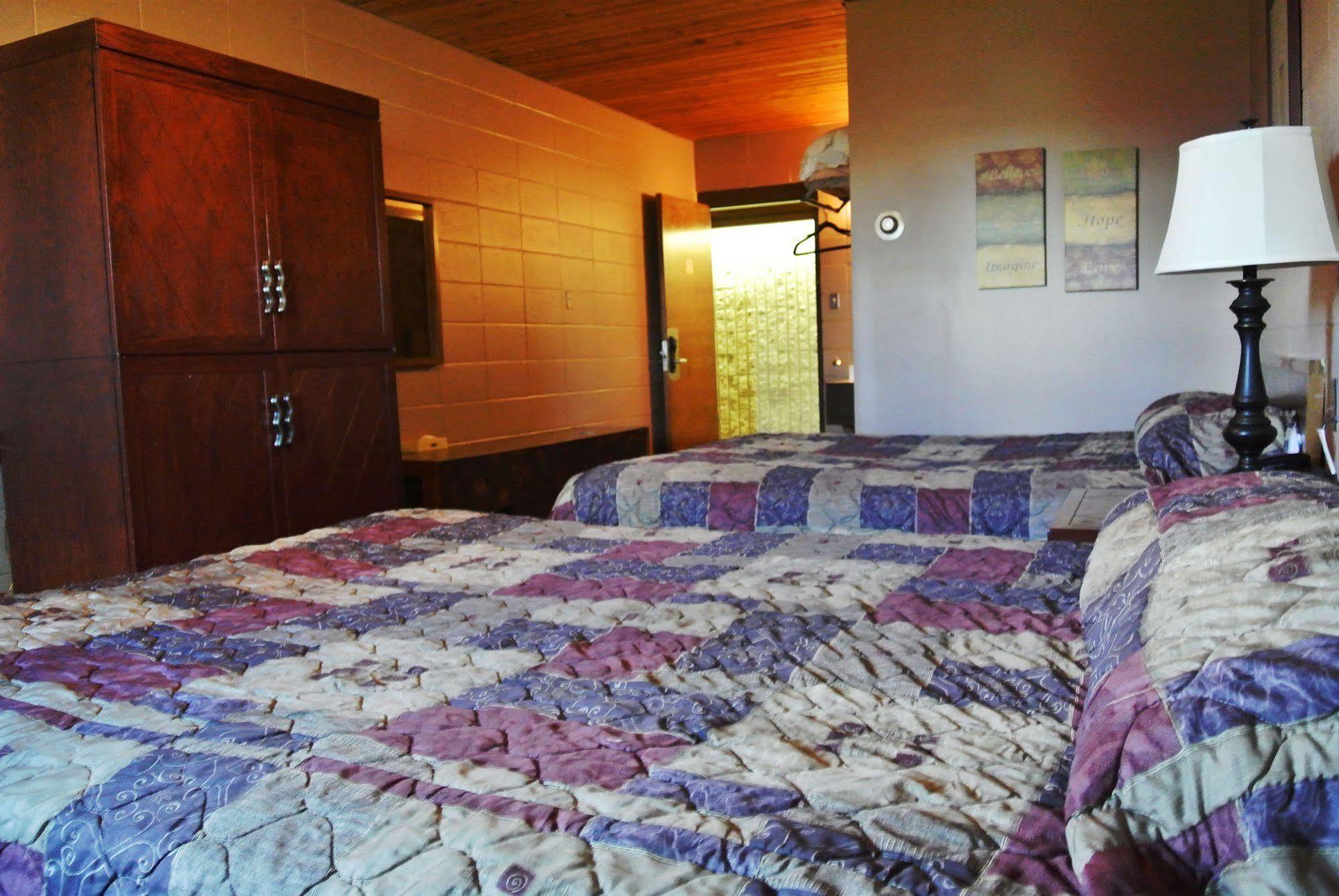 Vegreville Garden Inn Dış mekan fotoğraf
